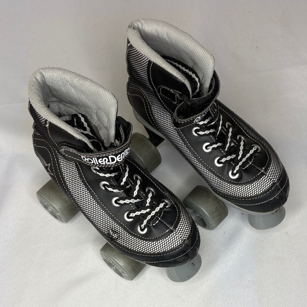 Roller Derby Size 2 Kids Black Roller Skates